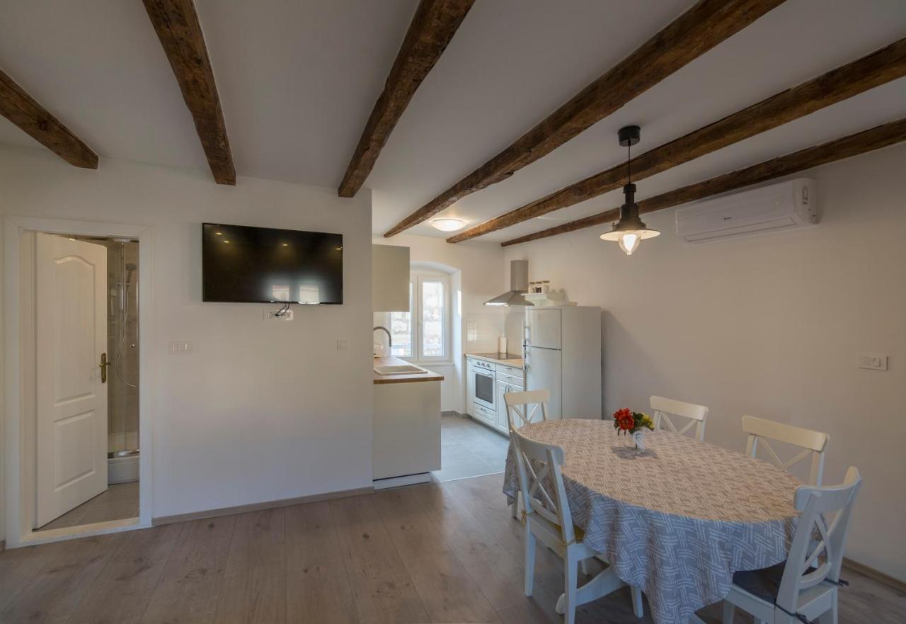 Apartments Bepi Komiža Eksteriør bilde